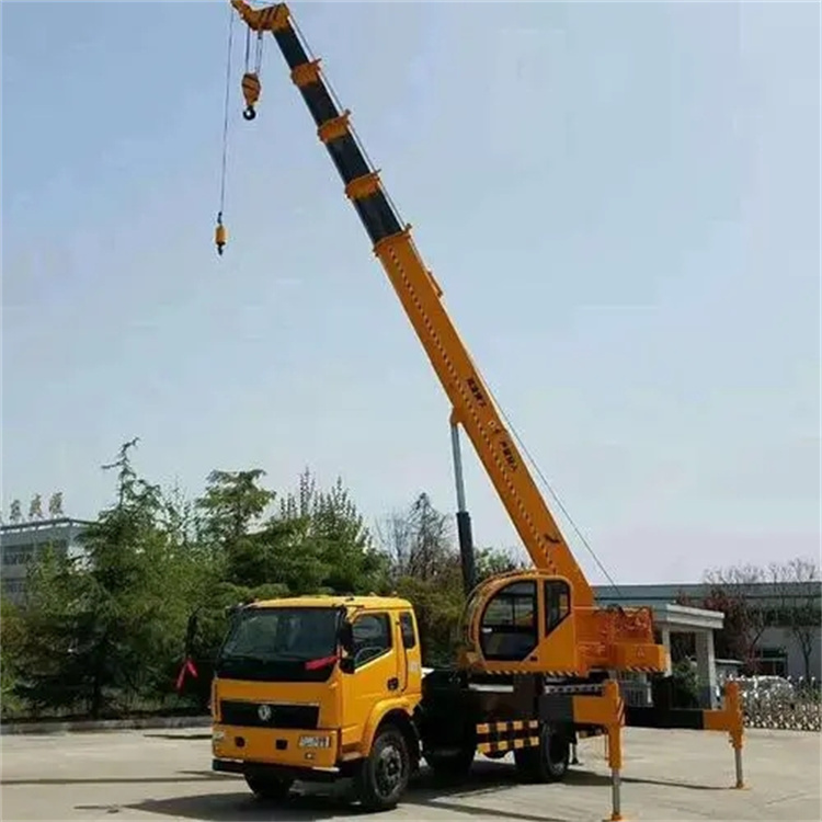 东莞钢筋笼入孔时,由吊车采用单点起吊